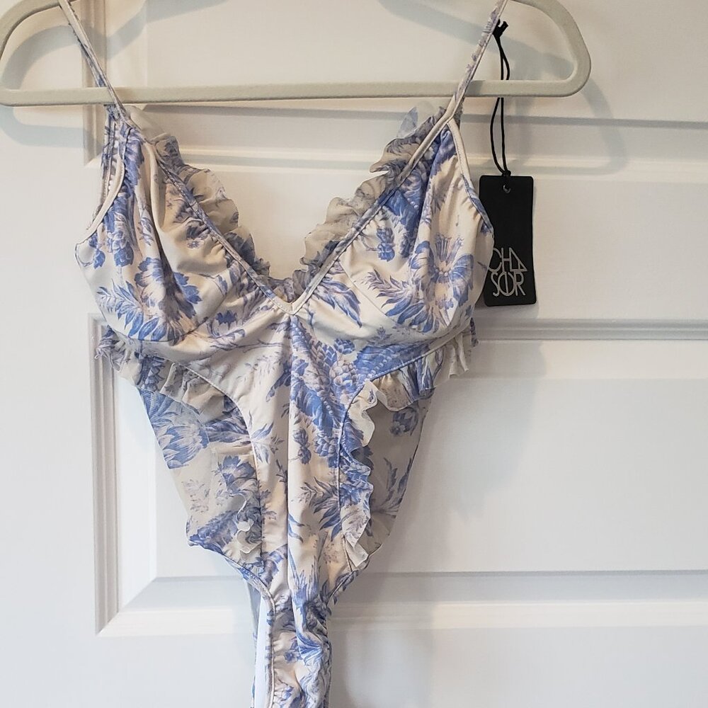 NWT: Chaser Ruffle-Trim Floral One-Piece Swimsuit Size Medium